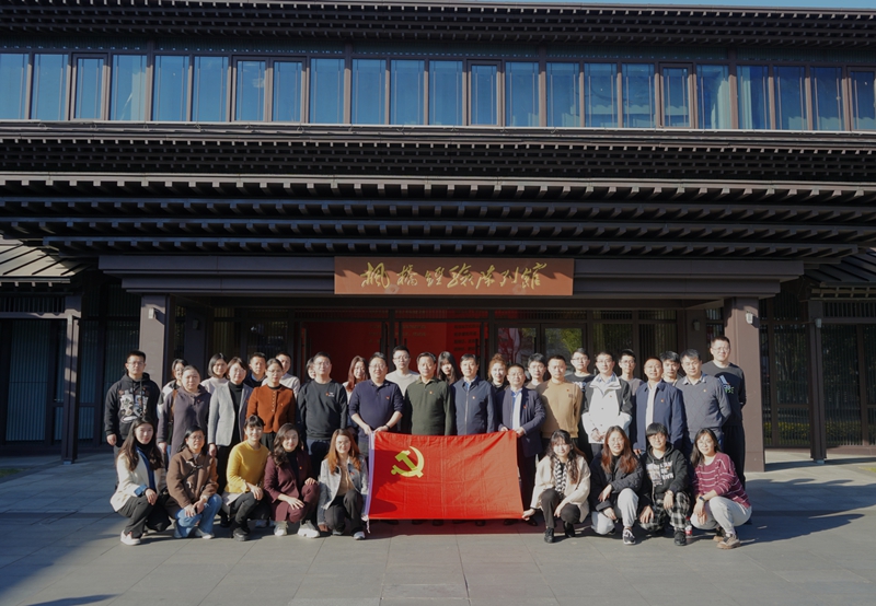 1702533763263645Z4es.jpg 7a77f3b66eab5f33f6376378c1a4581.jpg